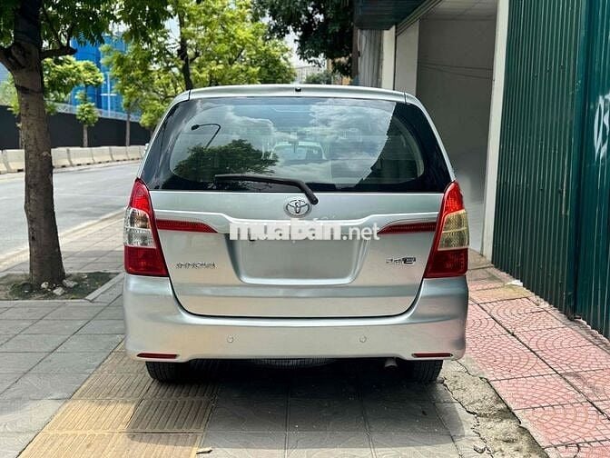 Toyota Innova 2.0E sx 2015 form mới