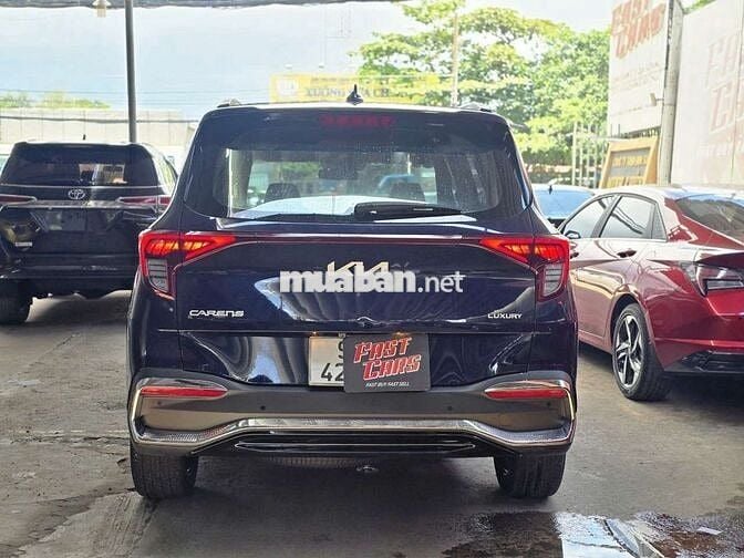 Kia Carens 2022 Luxury 1.5G, màu xanh,20.000 km