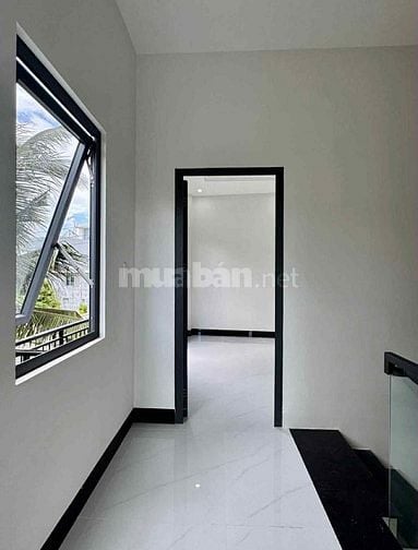 Chính chủ bán gấp căn nhà 1 trệt 1 lầu vào ở ngay tại bình chính