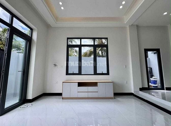 Chính chủ bán gấp căn nhà 1 trệt 1 lầu vào ở ngay tại bình chính