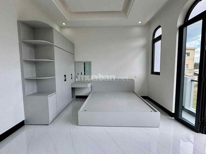 Chính chủ bán gấp căn nhà 1 trệt 1 lầu vào ở ngay tại bình chính