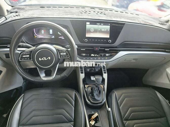 Kia Carens 2022 Luxury 1.5G, màu xanh,20.000 km