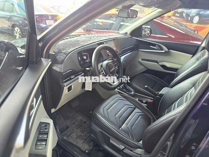 Kia Carens 2022 Luxury 1.5G, màu xanh,20.000 km