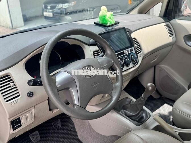 Toyota Innova 2.0E sx 2015 form mới