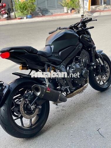Honda CB650R Black Edition