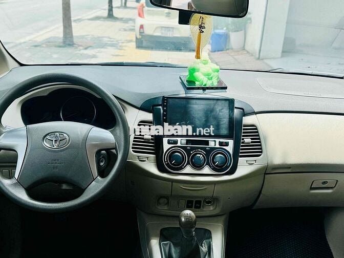 Toyota Innova 2.0E sx 2015 form mới