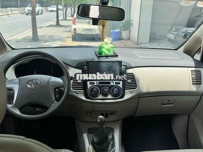 Toyota Innova 2.0E sx 2015 form mới