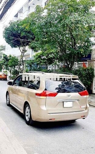 Toyota Sienna nhập Mỹ 2.7 LE trùm mền original 90%