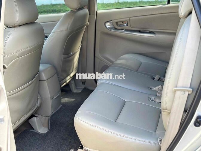 Toyota Innova 2014 2.0G - 108000 km