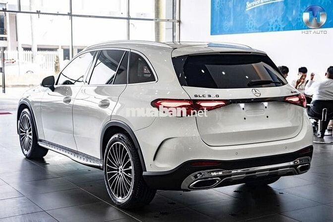 Mercedes Benz GLC Class 2023  - 10000 km