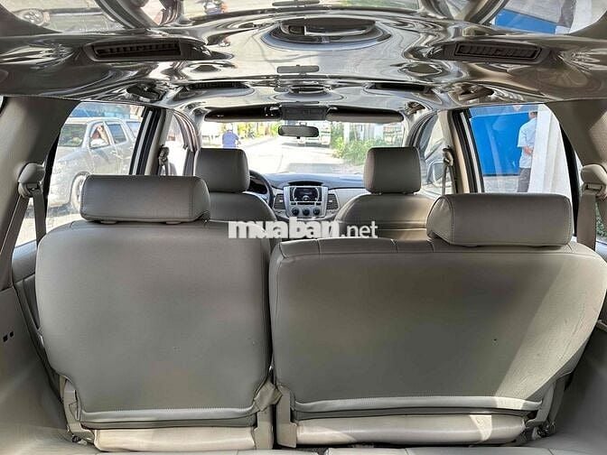 Toyota Innova 2014 2.0G - 108000 km