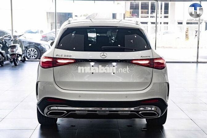 Mercedes Benz GLC Class 2023  - 10000 km