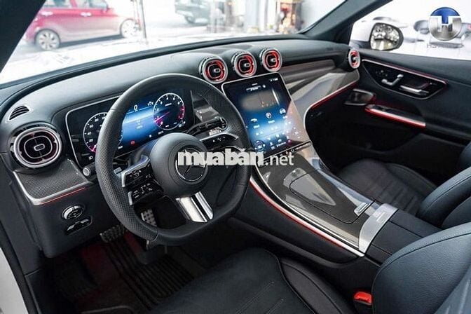 Mercedes Benz GLC Class 2023  - 10000 km