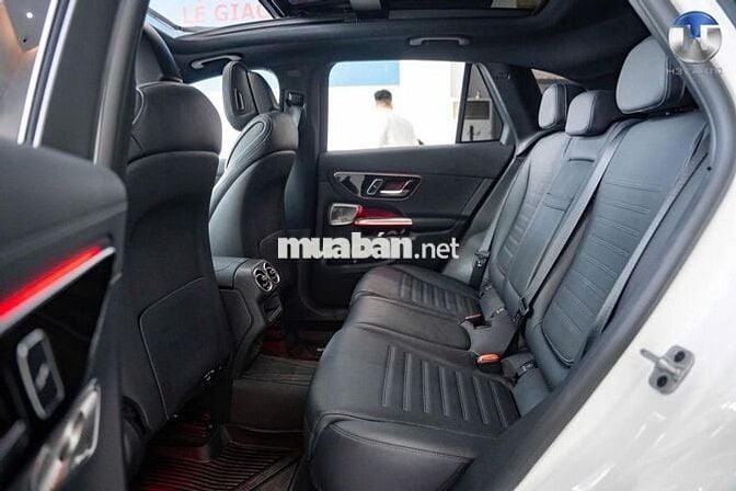 Mercedes Benz GLC Class 2023  - 10000 km