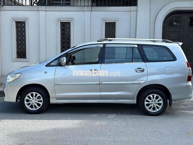 Toyota Innova 2014 2.0G - 108000 km
