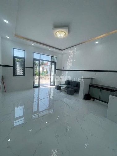 Bán gấp căn nhà cấp 4, SHR, mới keng, 67m2, TT. Củ Chi (cũ), Giá 860tr