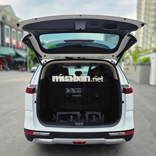 Kia Carnival 2022 2.2D Premium 8 chỗ - 69000 km
