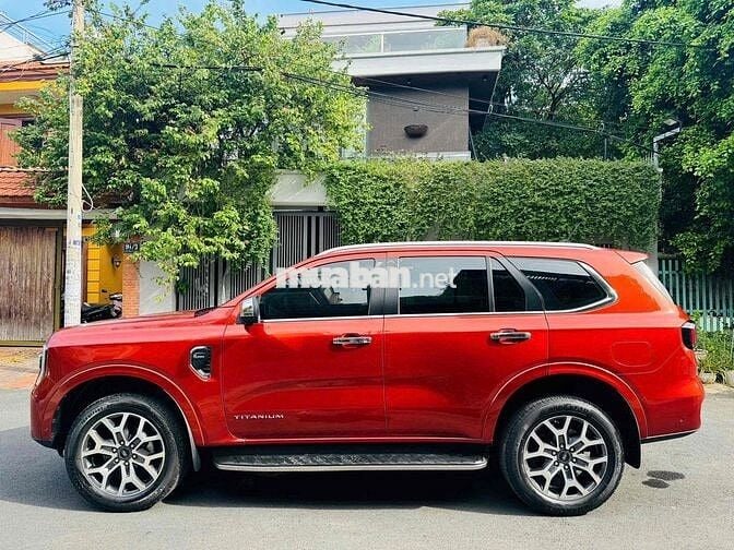 Ford Everest 2023 Titanium 2.0L 4x4 AT - 50.000km