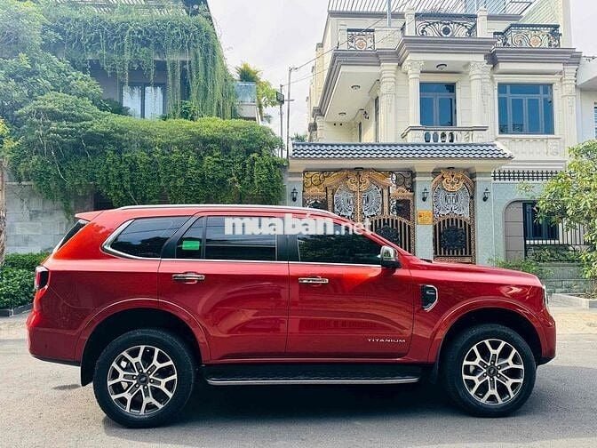 Ford Everest 2023 Titanium 2.0L 4x4 AT - 50.000km