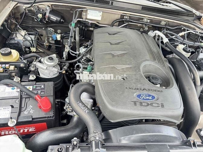Ford Everest 2009 2.5L 4x2 MT - 98 km
