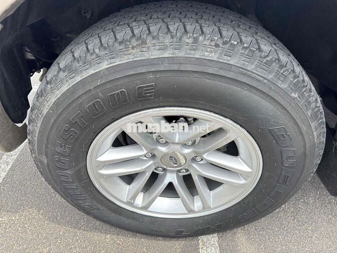Ford Everest 2009 2.5L 4x2 MT - 98 km