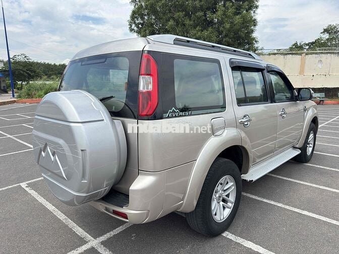 Ford Everest 2009 2.5L 4x2 MT - 98 km