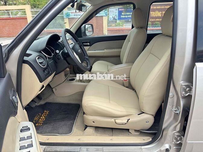 Ford Everest 2009 2.5L 4x2 MT - 98 km