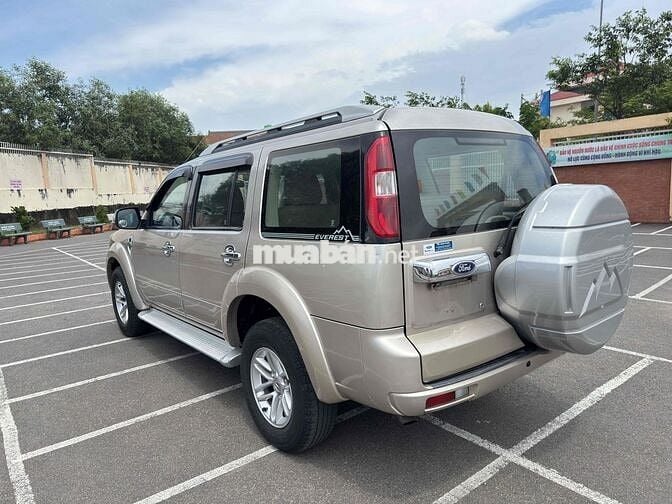 Ford Everest 2009 2.5L 4x2 MT - 98 km