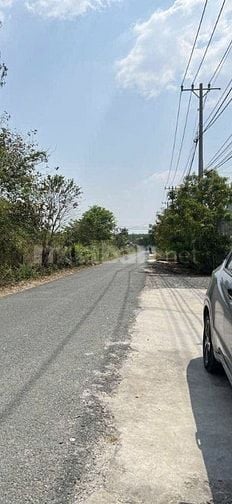 757,1m2 đất mặt tiền đường nhựa 13.47m- 201,4m2 tc. Gần chợ, trường họ