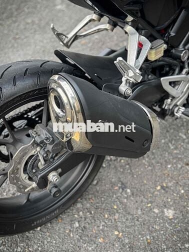cần bán CB300R đen | chất xe còn rất đẹp