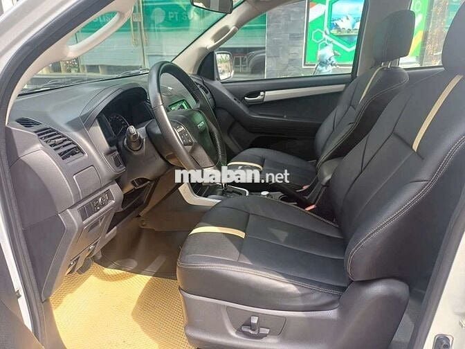 Bán Isuzu Dmax 3.0AT 4x4 sx2016 xe đẹp lỗi tặng xe