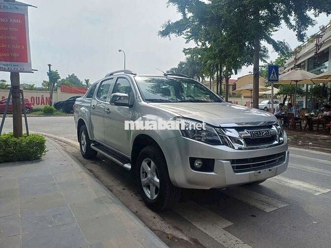 Bán Isuzu Dmax 3.0AT 4x4 sx2016 xe đẹp lỗi tặng xe