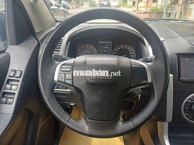 Bán Isuzu Dmax 3.0AT 4x4 sx2016 xe đẹp lỗi tặng xe