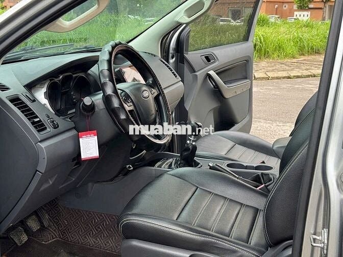 Bán xe Ford Ranger 2016 XLS 2.2L 4x2 MT màu bạc