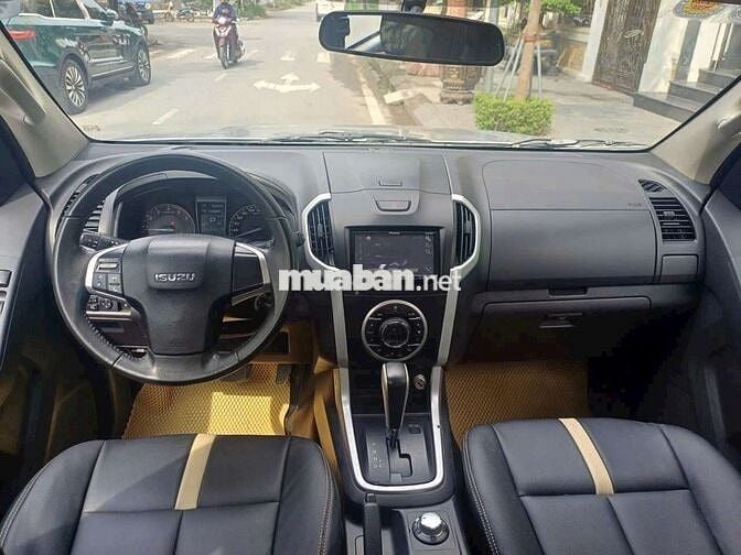 Bán Isuzu Dmax 3.0AT 4x4 sx2016 xe đẹp lỗi tặng xe