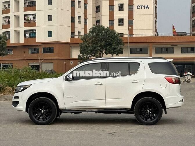 Bán Chevrolet Trailblazer LTZ 2018 4x4AT màu trắng