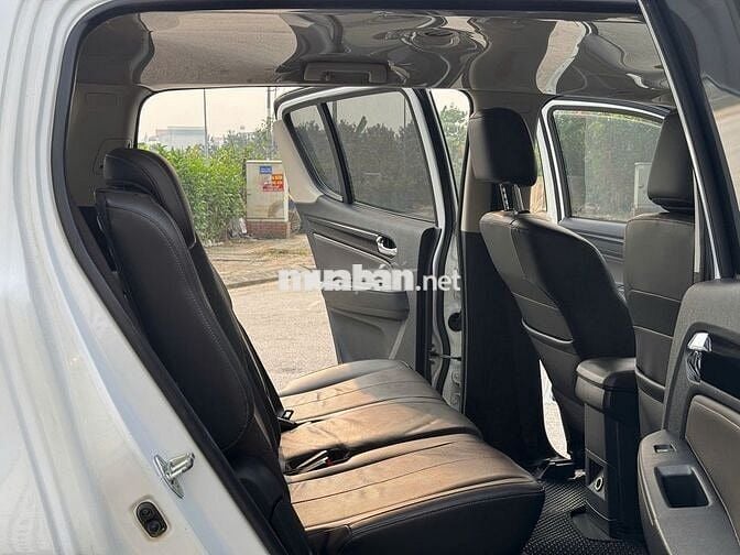 Bán Chevrolet Trailblazer LTZ 2018 4x4AT màu trắng