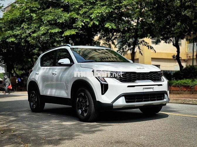 Kia Sonet 2025 Deluxe 1.5 AT - 3000 km