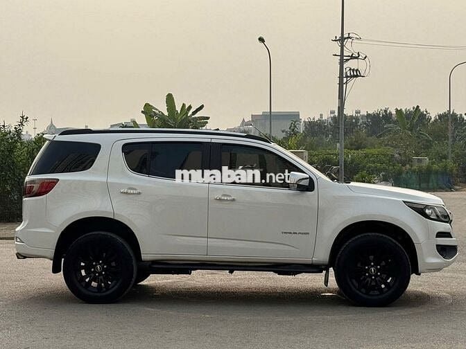 Bán Chevrolet Trailblazer LTZ 2018 4x4AT màu trắng