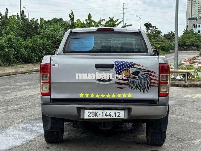 Bán xe Ford Ranger 2016 XLS 2.2L 4x2 MT màu bạc