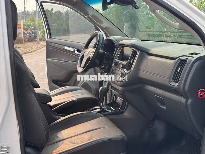 Bán Chevrolet Trailblazer LTZ 2018 4x4AT màu trắng