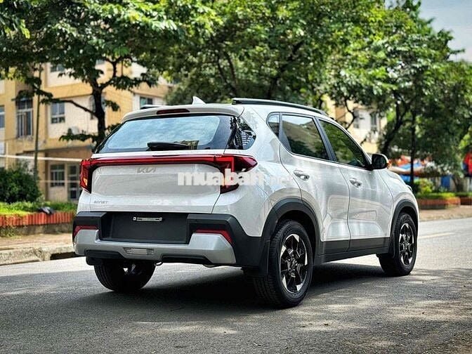 Kia Sonet 2025 Deluxe 1.5 AT - 3000 km