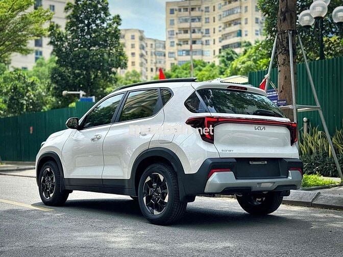 Kia Sonet 2025 Deluxe 1.5 AT - 3000 km