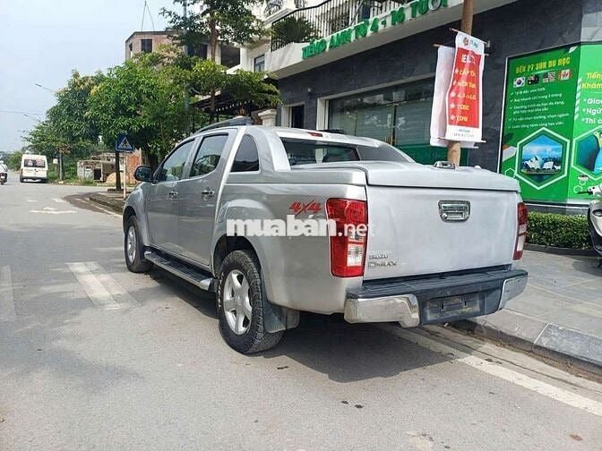 Bán Isuzu Dmax 3.0AT 4x4 sx2016 xe đẹp lỗi tặng xe