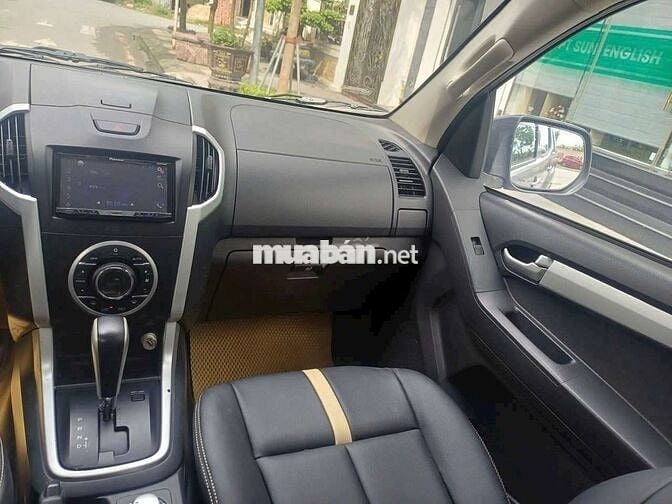 Bán Isuzu Dmax 3.0AT 4x4 sx2016 xe đẹp lỗi tặng xe