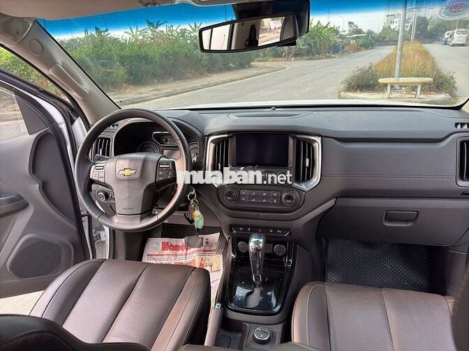 Bán Chevrolet Trailblazer LTZ 2018 4x4AT màu trắng