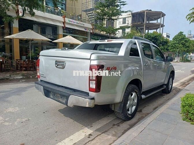 Bán Isuzu Dmax 3.0AT 4x4 sx2016 xe đẹp lỗi tặng xe