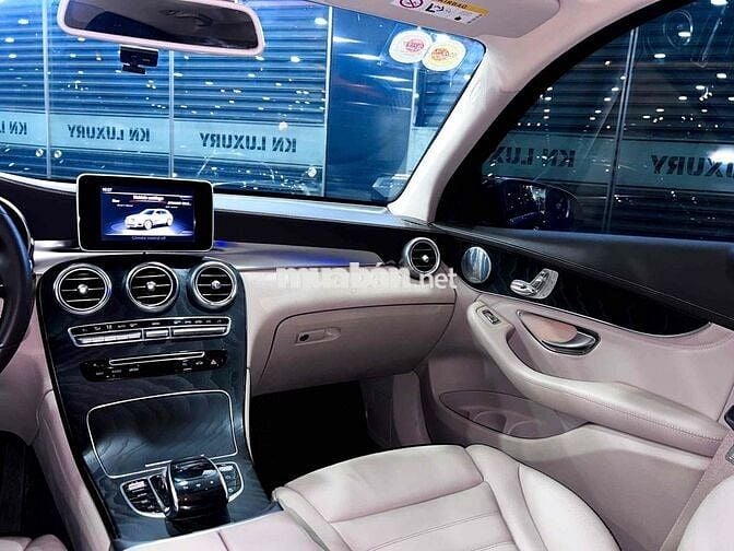 Mercedes Benz GLC 300 Model 2019 4MATIC - 63000 km