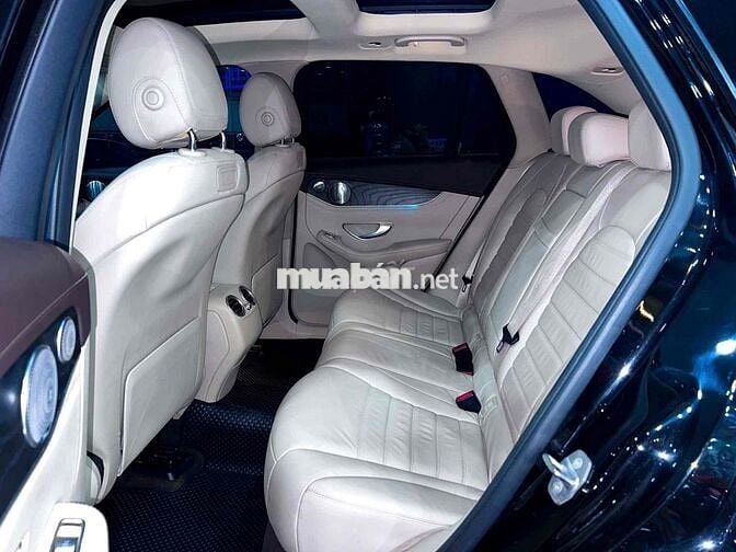Mercedes Benz GLC 300 Model 2019 4MATIC - 63000 km