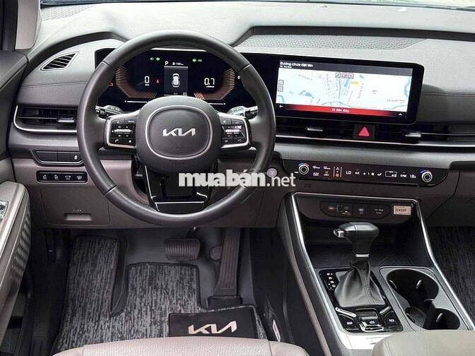 New Kia Carnival 2024 2.2D Luxury - 18.000 km